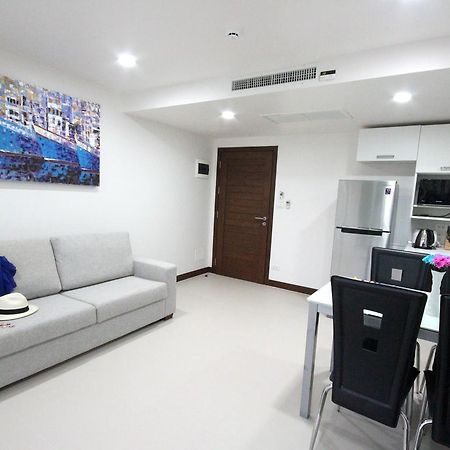 Karon Butterfly Appartement Phuket Buitenkant foto
